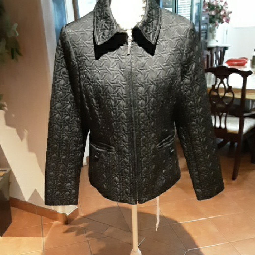 Quilted Zip-Front Women's Jacket in Black